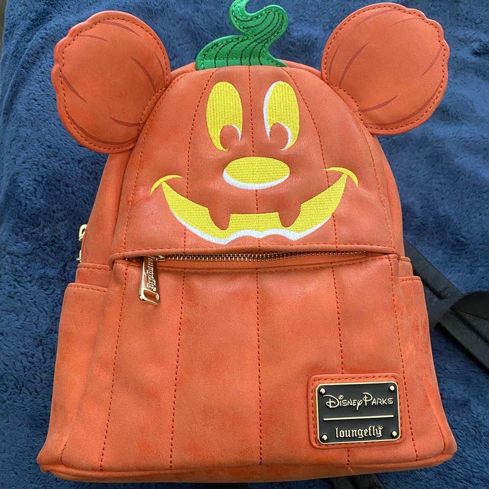 Pumpkin loungefly backpackPlease read description